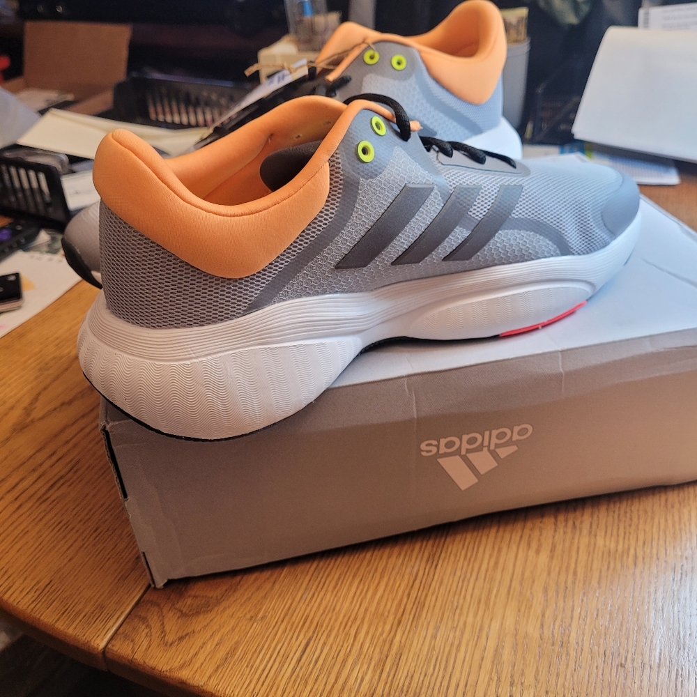 Man's Adidas Sneakers 👟 - Picture 2 of 10